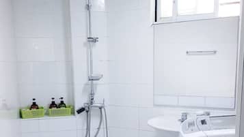 淋浴設備、風筒、提供毛巾、番梘