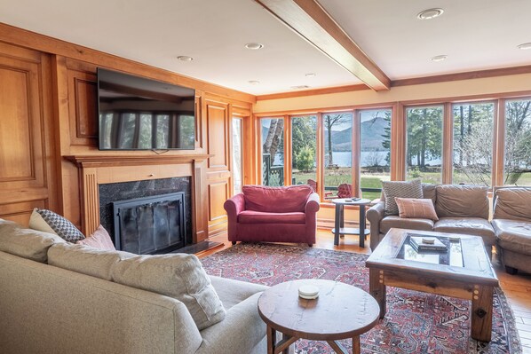 Smart TV, videojuegos y tenis de mesa 