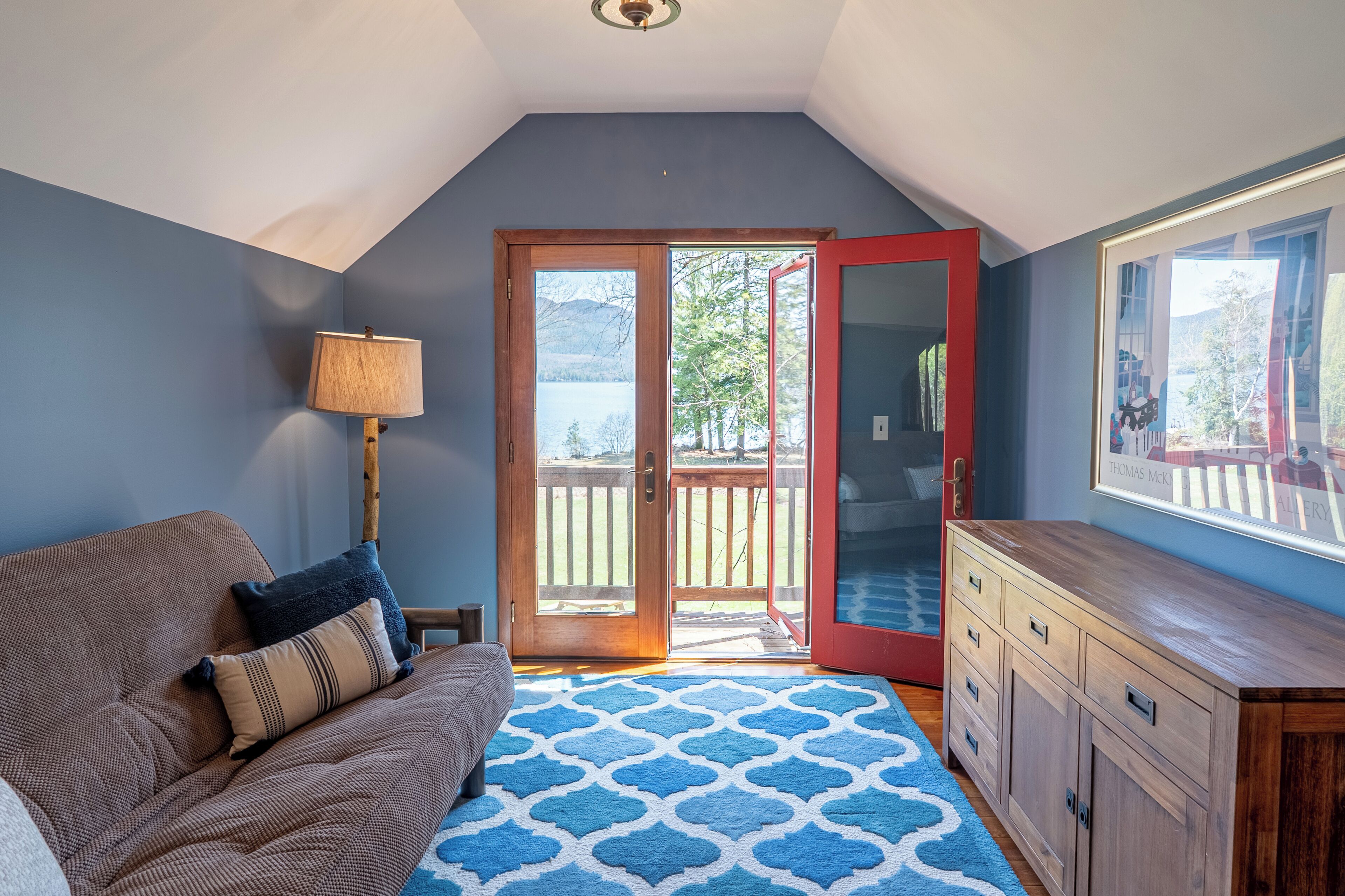 Smart-TV, Videospiele, Tischtennisplatte