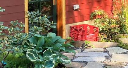 Cozy Studio and Stunning welcome valley