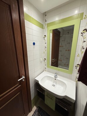 Handtücher, Seife, Toilettenpapier