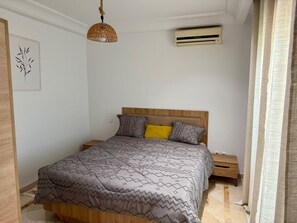 2 chambres, fer et planche à repasser, Wi-Fi, literie fournie