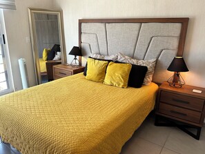 3 bedrooms, desk, iron/ironing board, WiFi
