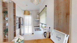 Private kitchen - Villa with swimming pool, barbecue and billiards (Mihatovici)