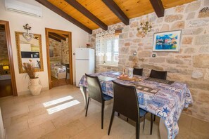 Dining - Villa with air conditioning and pool (Poreč)