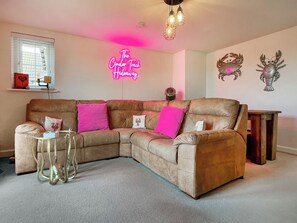 Living area - Cinder Track Hideaway (Whitby)