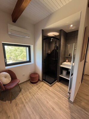 Classic Double Room, Garden View | Bathroom - Le Mas d'Archas (Allan)