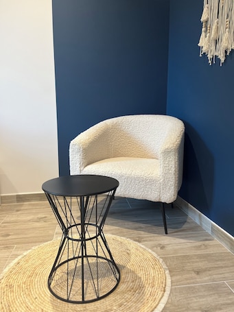 Decoración personalizada, insonorización y wifi gratis