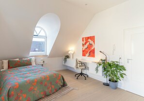 1 habitación, escritorio, wifi gratis y ropa de cama 