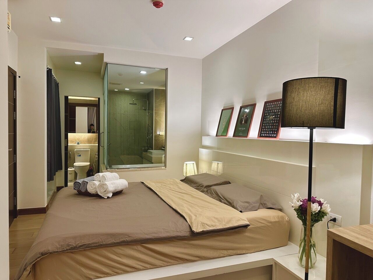 1 多间卧室、熨斗/熨衣板、WiFi、床单