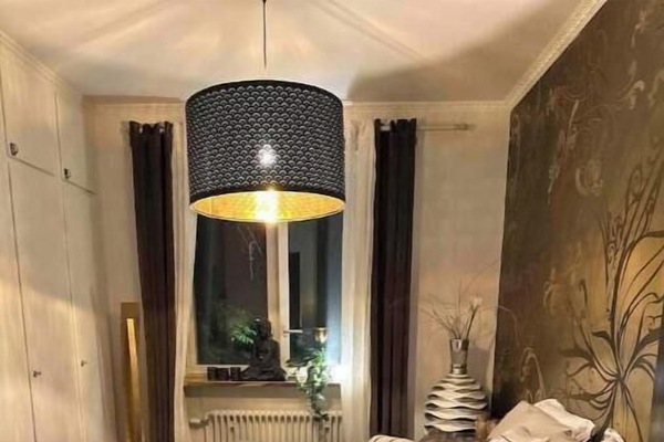 Bedroom Kingsize bed