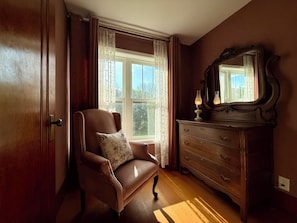 Interior -  5-bedroom Century Farm Cottage on 4 acres (Morgan)