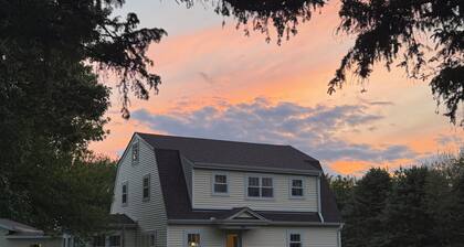 5-bedroom Century Farm Cottage on 4 acres