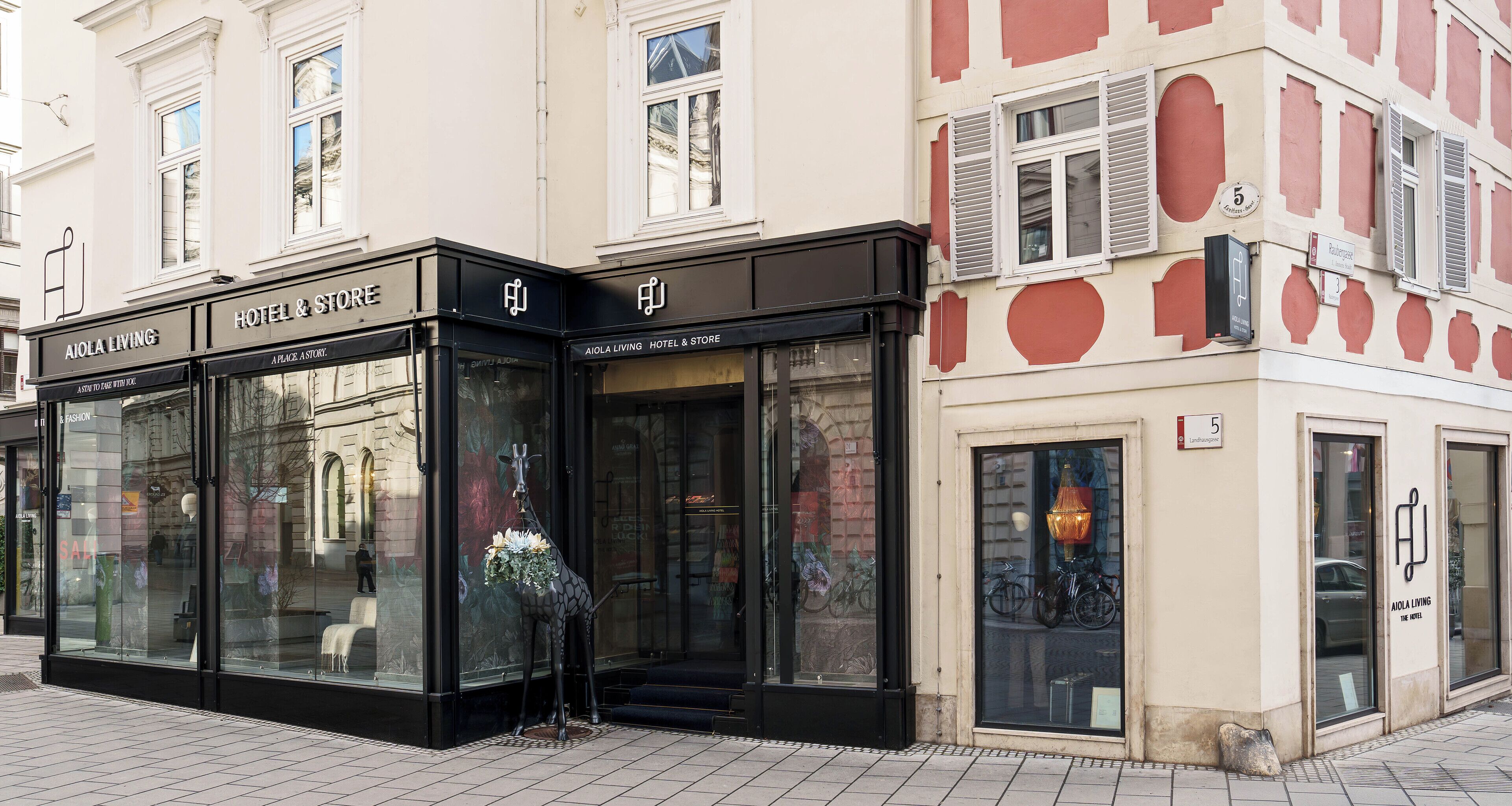 ด้านหน้าที่พัก