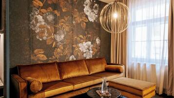 Famous Suite | Stofa