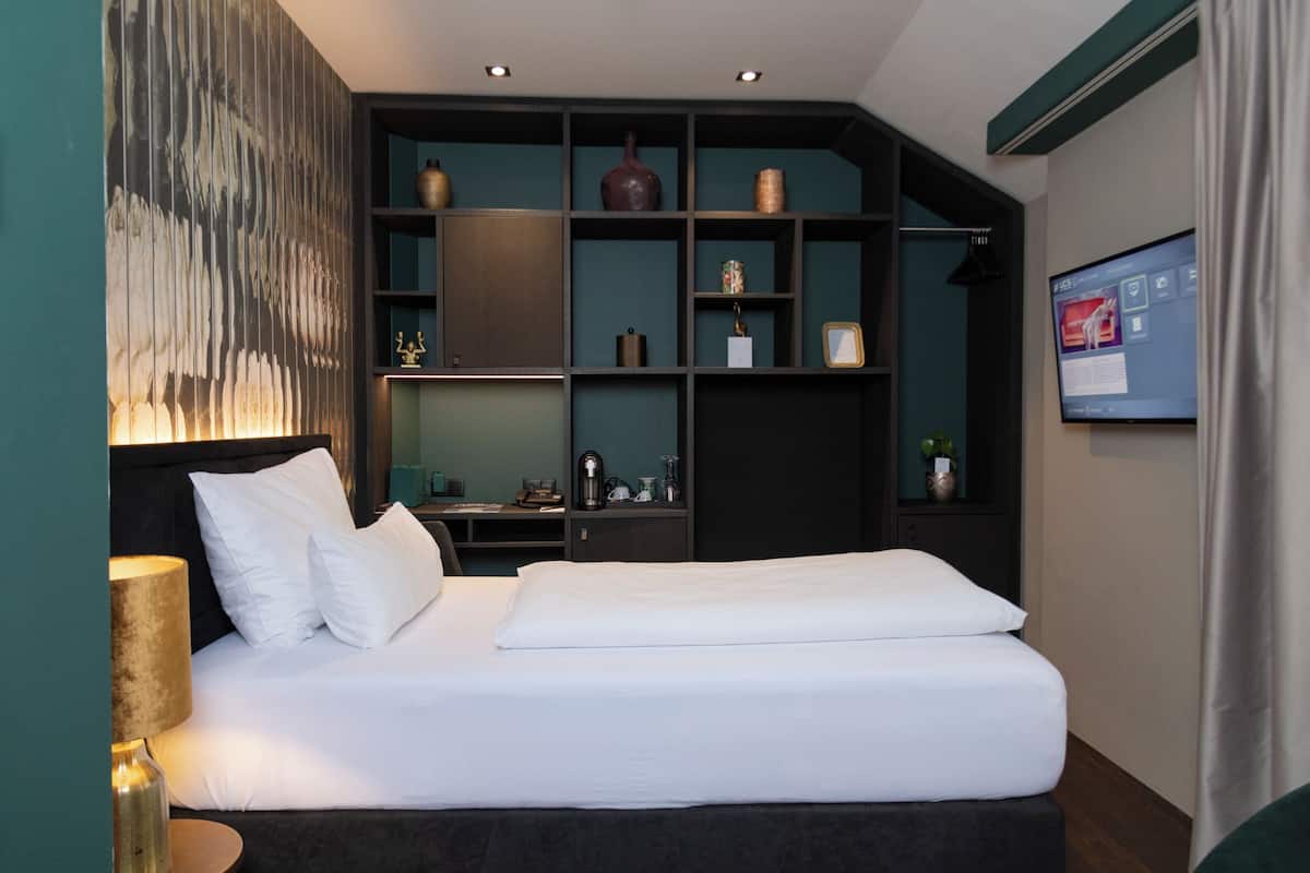 Favourite Single Room | Két bảo mật tại phòng, bàn, truy cập Internet không dây miễn phí 