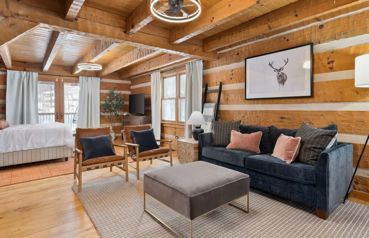 TV connectée, cheminée, jeux vidéo, baby-foot