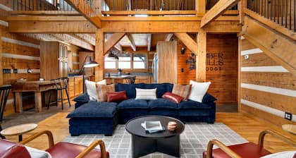 Amber Hills Lodge: Sauna,Golf Sim,Hot Tub,Theatre