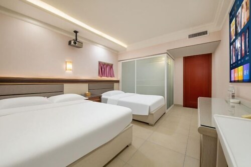 Ejia Express Hotel (Shijiazhuang Ping'an South Street Railway Station East Plaza Branch)