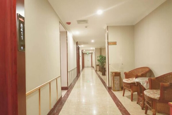 Interior - Ejia Express Hotel (Shijiazhuang Ping'an South Street Railway Station East Plaza Branch) (Shijiazhuang)