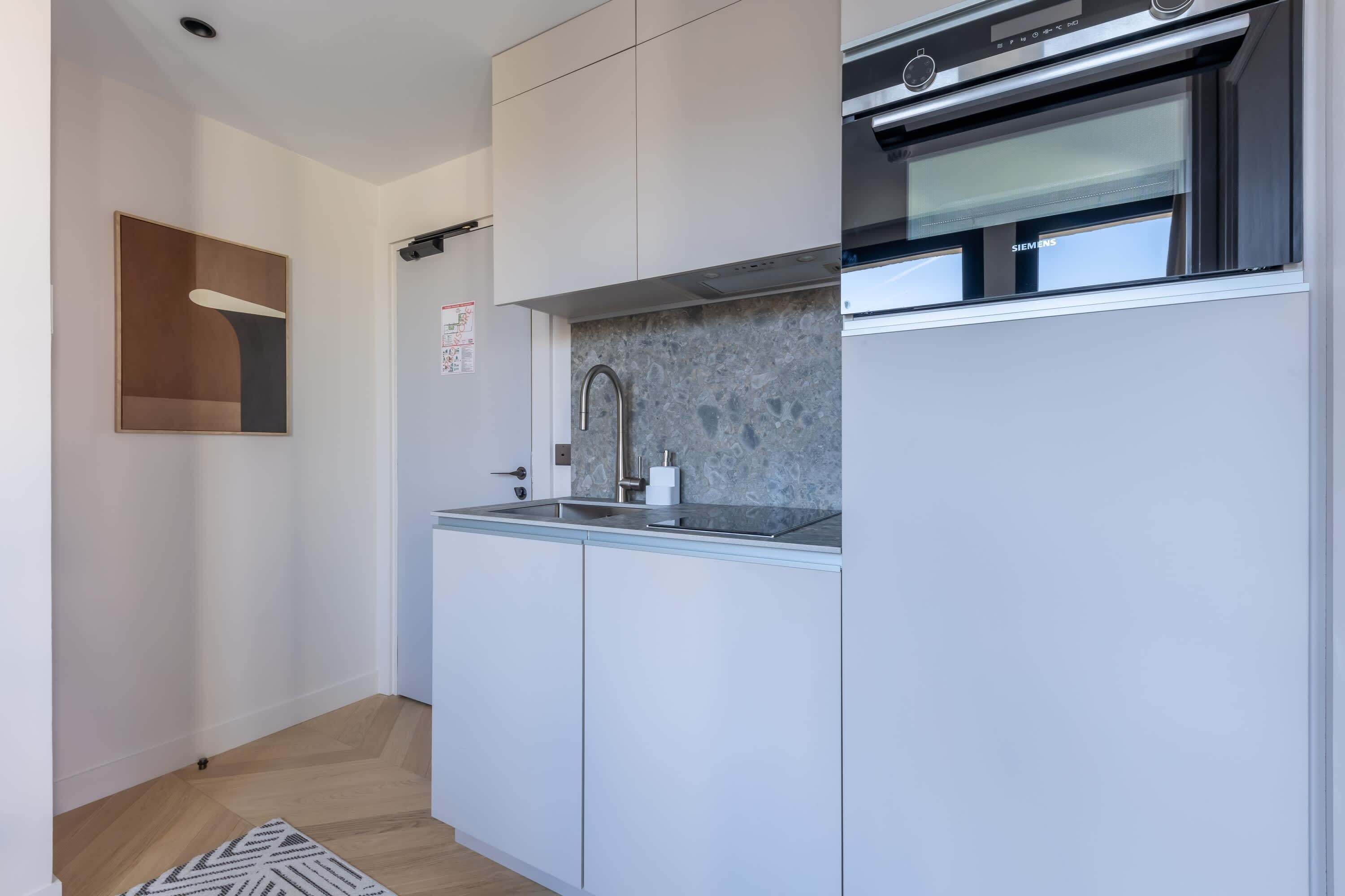 Refrigerador, microondas, horno, placa de cocina