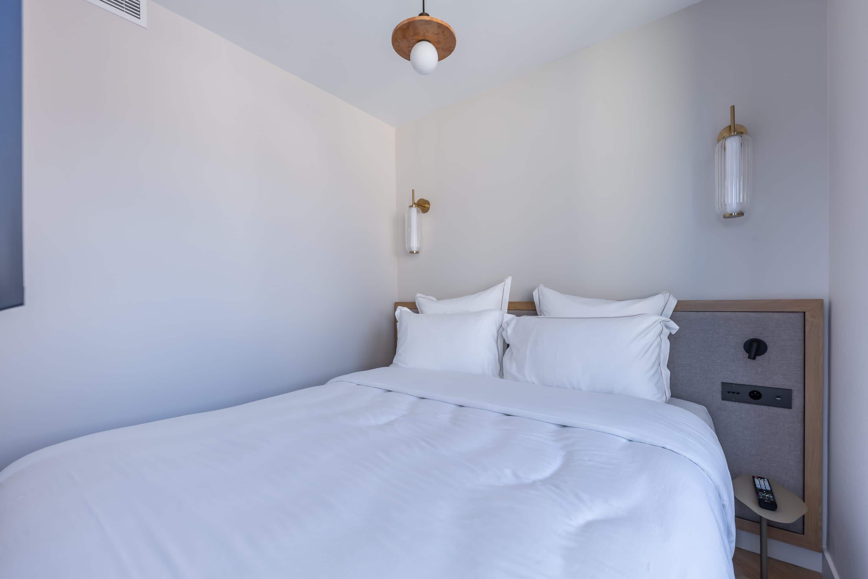 1 chambre, bureau, fer et planche à repasser, Wi-Fi