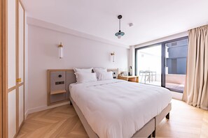 1 bedroom, desk, iron/ironing board, WiFi