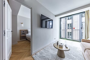 1 chambre, bureau, fer et planche à repasser, Wi-Fi