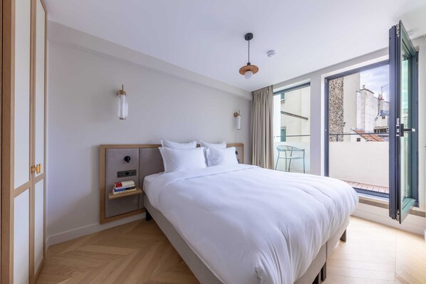 1 bedroom, desk, iron/ironing board, WiFi