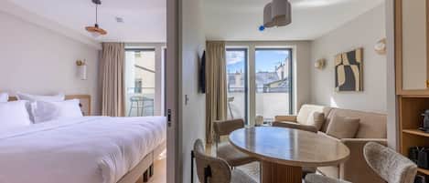 1 bedroom, desk, iron/ironing board, WiFi