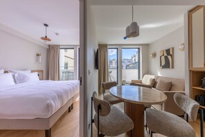 1 bedroom, desk, iron/ironing board, WiFi