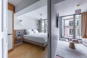 1 chambre, bureau, fer et planche à repasser, Wi-Fi