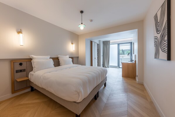 1 bedroom, desk, iron/ironing board, WiFi