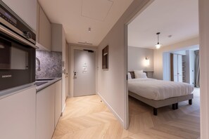 1 bedroom, desk, iron/ironing board, WiFi