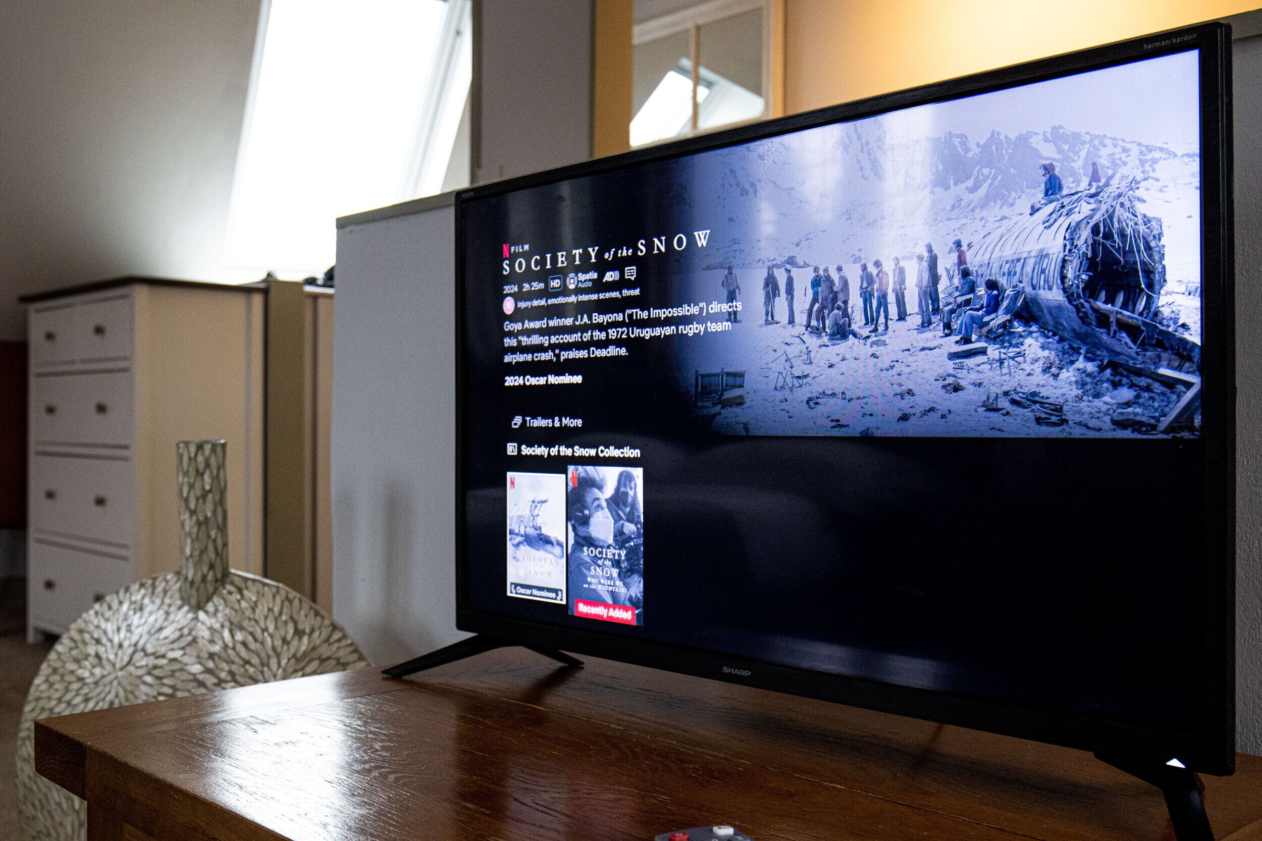 Tradisjonelt loftsrom | Skrivebord for bærbar PC, blendingsgardiner og strykejern/-brett