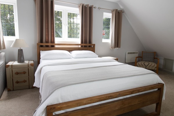 Traditional Loft | Laptop workspace, blackout drapes, iron/ironing board, WiFi (free)
