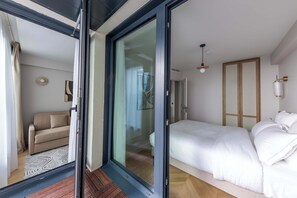 3 habitaciones, escritorio, tabla de planchar con plancha y wifi 