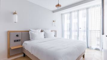 1 habitación, escritorio, tabla de planchar con plancha y wifi