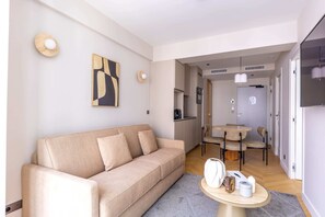 TV, offices, printers - Opera - One Bedroom in Paris (Paris)