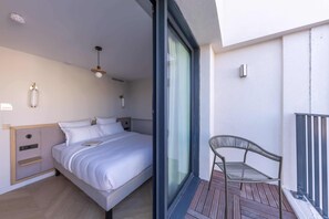 1 bedroom, desk, iron/ironing board, WiFi