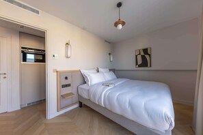 1 室のベッドルーム、デスク、アイロン / アイロン台、WiFi