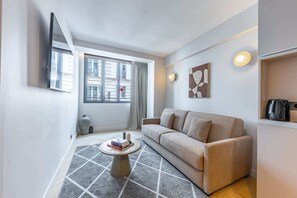 Télévision, espaces bureaux, imprimantes