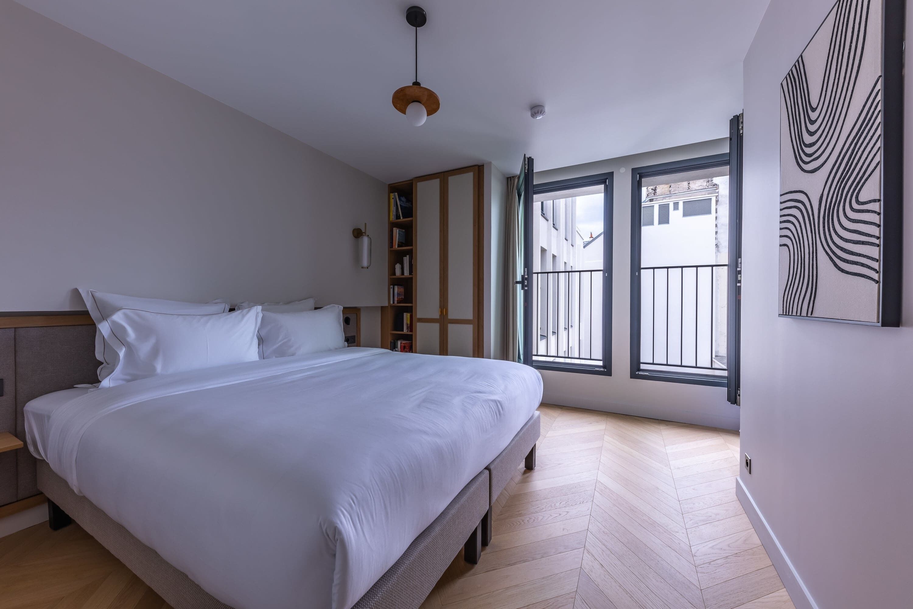 1 habitación, escritorio, tabla de planchar con plancha y wifi 