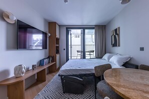 1 chambre, bureau, fer et planche à repasser, Wi-Fi