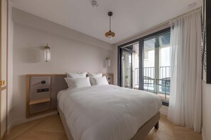 1 bedroom, desk, iron/ironing board, WiFi