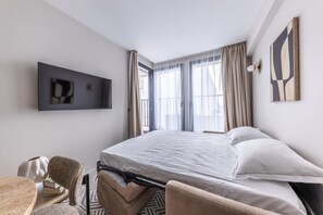 1 chambre, bureau, fer et planche à repasser, Wi-Fi