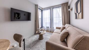 Televisión, libros, oficina, impresora