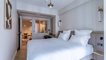 1 habitación, escritorio, tabla de planchar con plancha y wifi