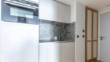 Refrigerador, microondas, horno, placa de cocina