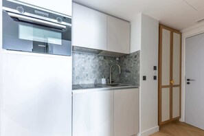 Fridge, microwave, oven, stovetop